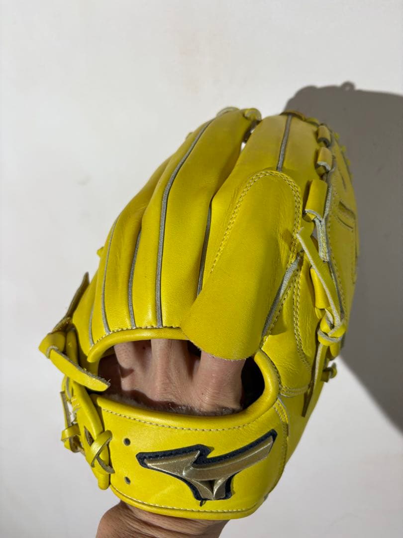 Mizuno Global Elite グローブ 右投げ イエロー　軟式