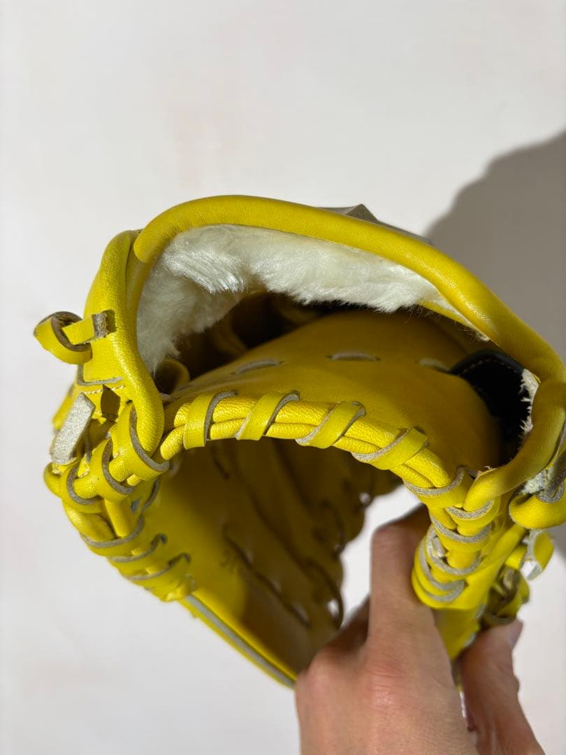 Mizuno Global Elite グローブ 右投げ イエロー　軟式