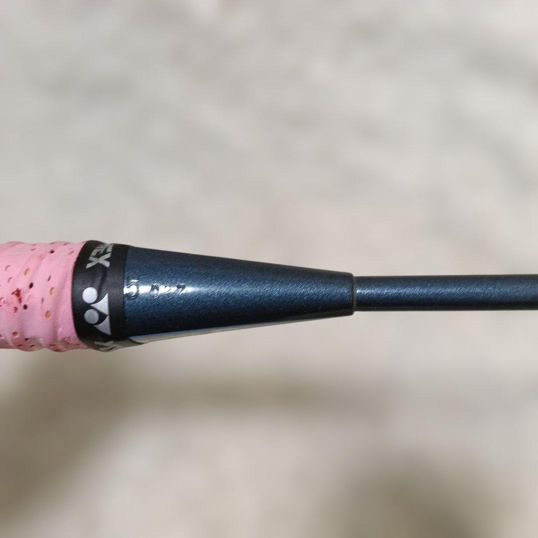 ヨネックスバトミントンラケットAEROTUS 40ケース付　カーボネックス14