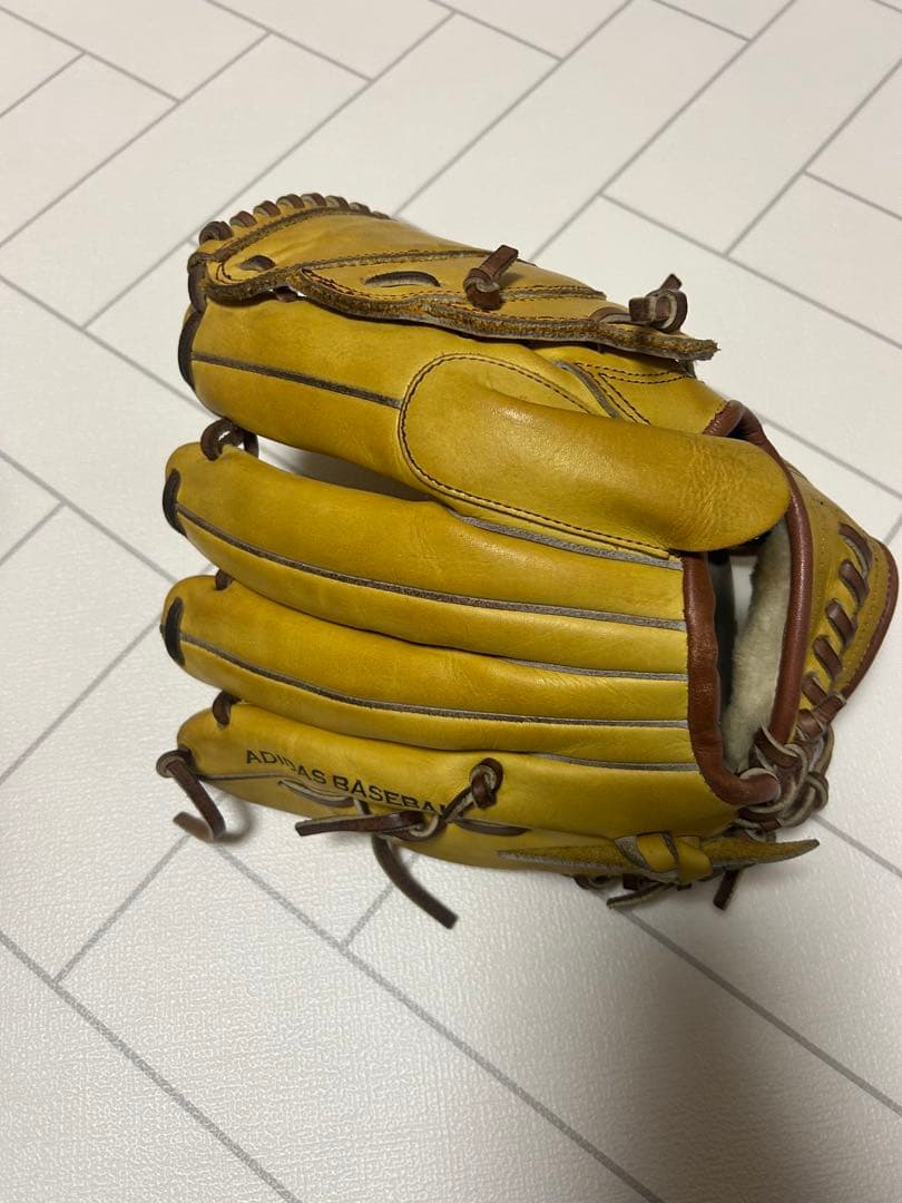 いな　希少！adidas 投手用グローブ