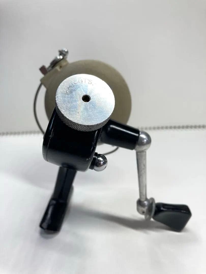 ABU444【RECORD魚ロゴ刻印】スピニングリール　ビンテージ