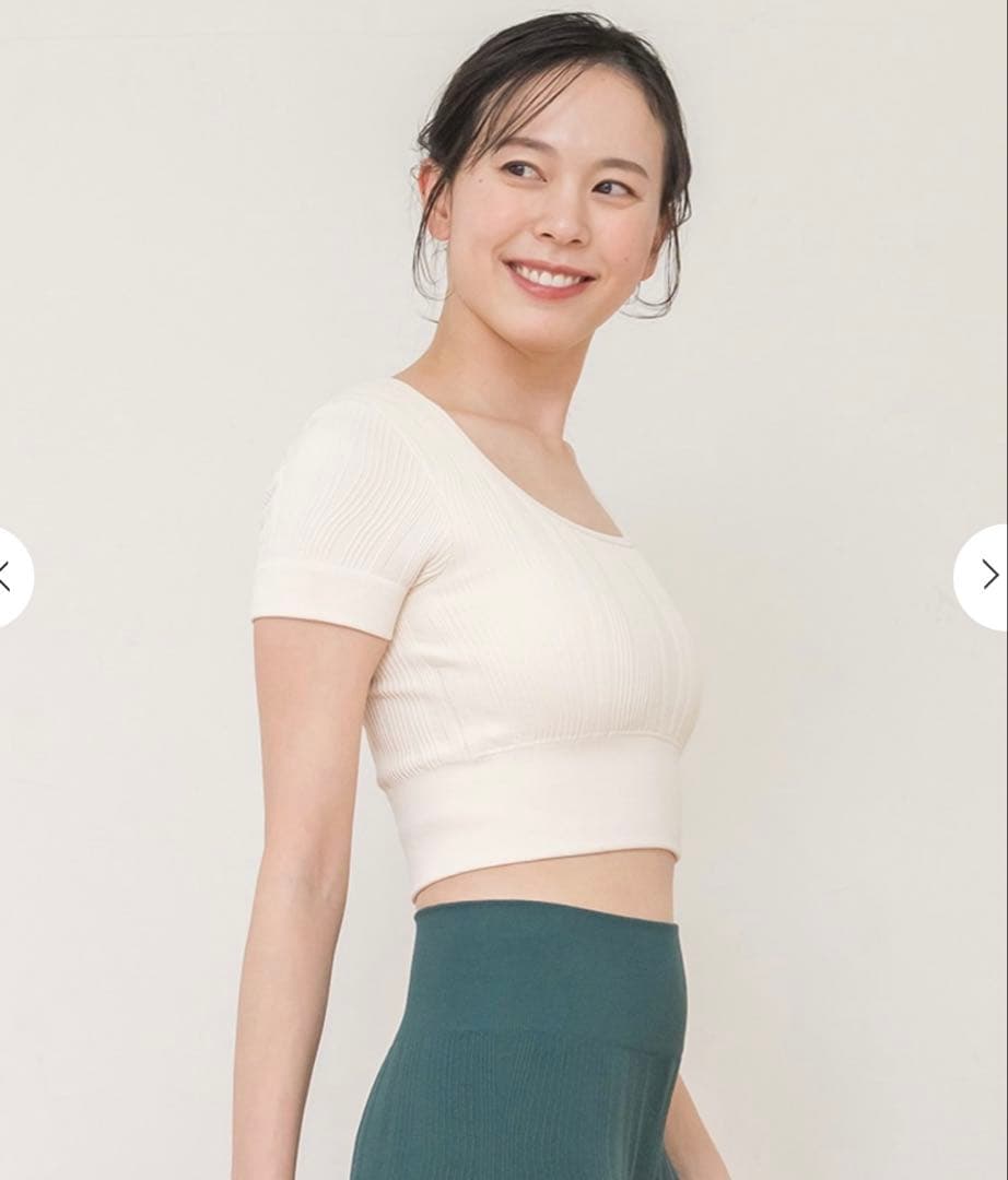 最終値下げ↓SUKALA ウエーブリブアクティブクロップドトップスM
