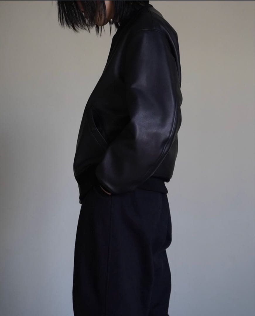 新品タグ付 COMOLI 25ss カーフスキンジップブルゾン 1