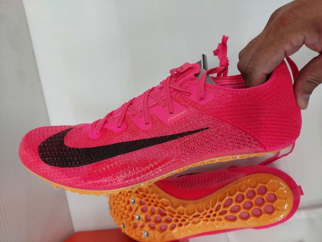 【新品未使用】Nike 陸上スパイク ピンク 収納袋付き　28.5