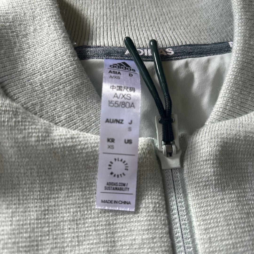 adidas レディースウェア A4/XS ライトグリーン セットアップ