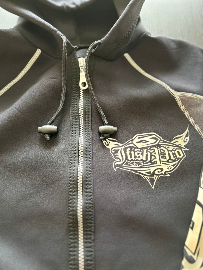 Fish Pro フード付きウェットスーツ