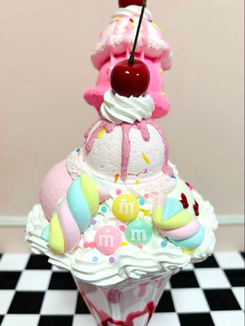 33㎝★BIG‼︎なクレイジーサンデー　サンプル　撮影小物　フェイクフード　パフェ