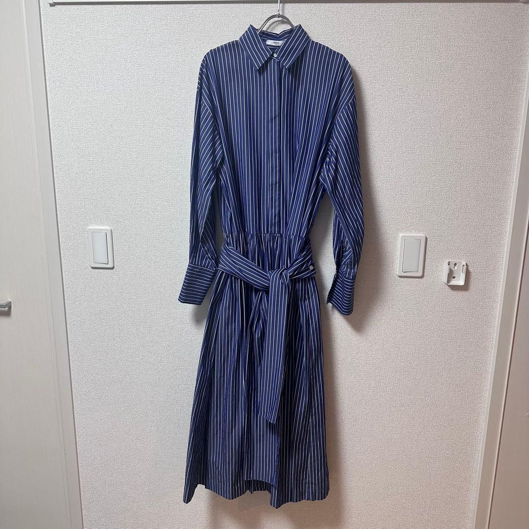 emmi atelier エミ ストライプ ボリュームワンピースネイビーほぼ新品