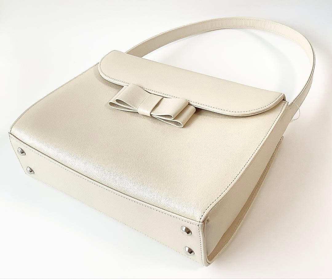 新品★U by ungaro★ユーバイウンガロフォーマルバッグ★オフホワイト白