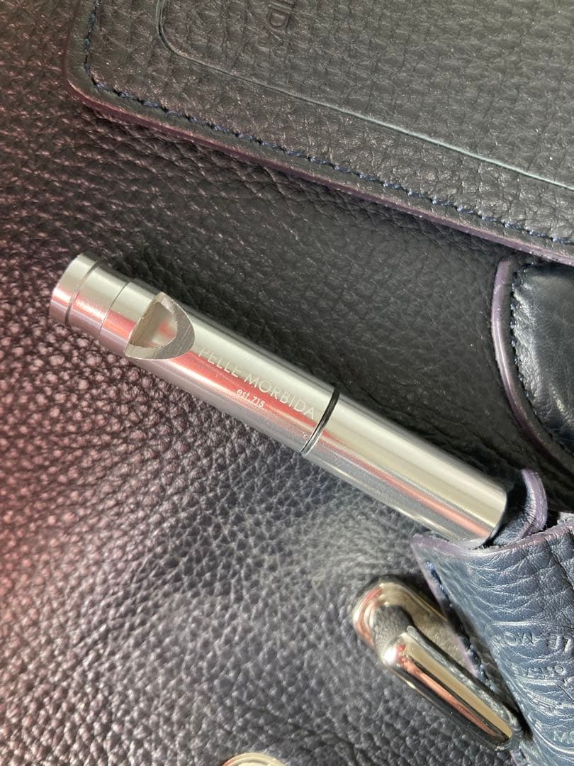 ペッレモルビダ ビジネスバック　レザートートバッグ ネイビー 本革　紺色