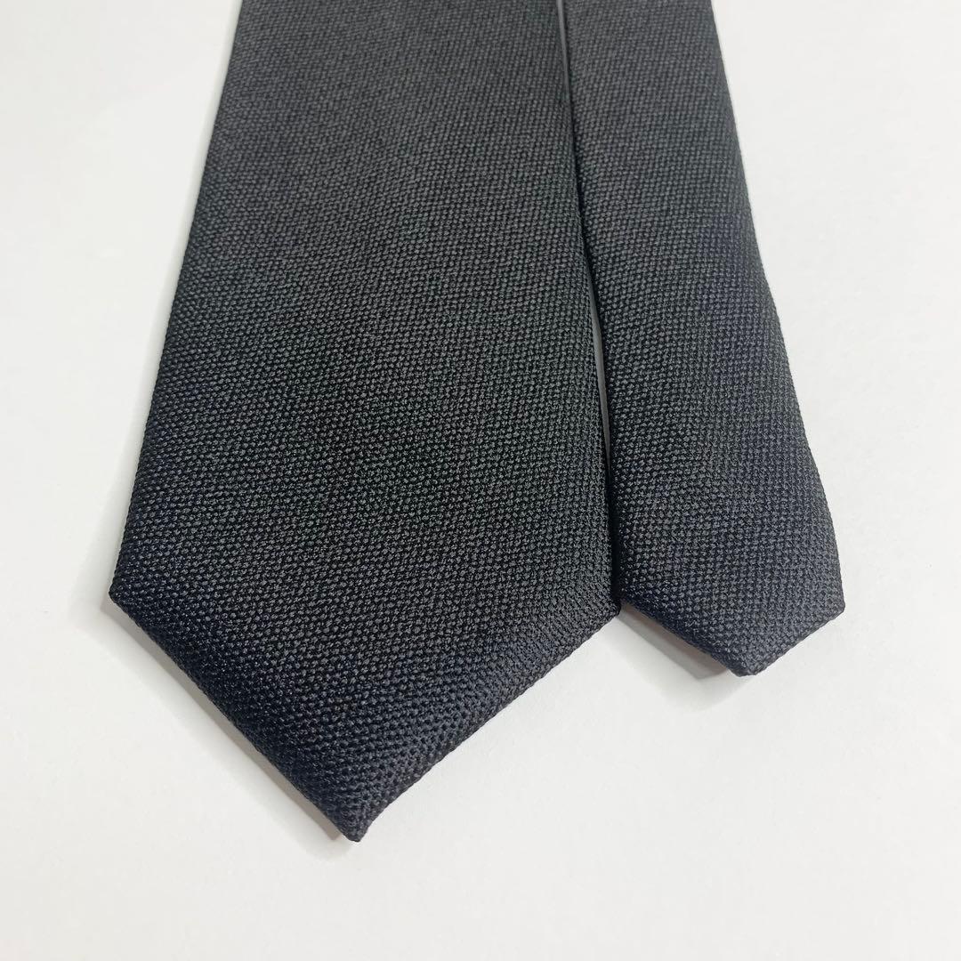 HUGO BOSS 無地系 ソリッド ジャカード シルク100黒 ネクタイ