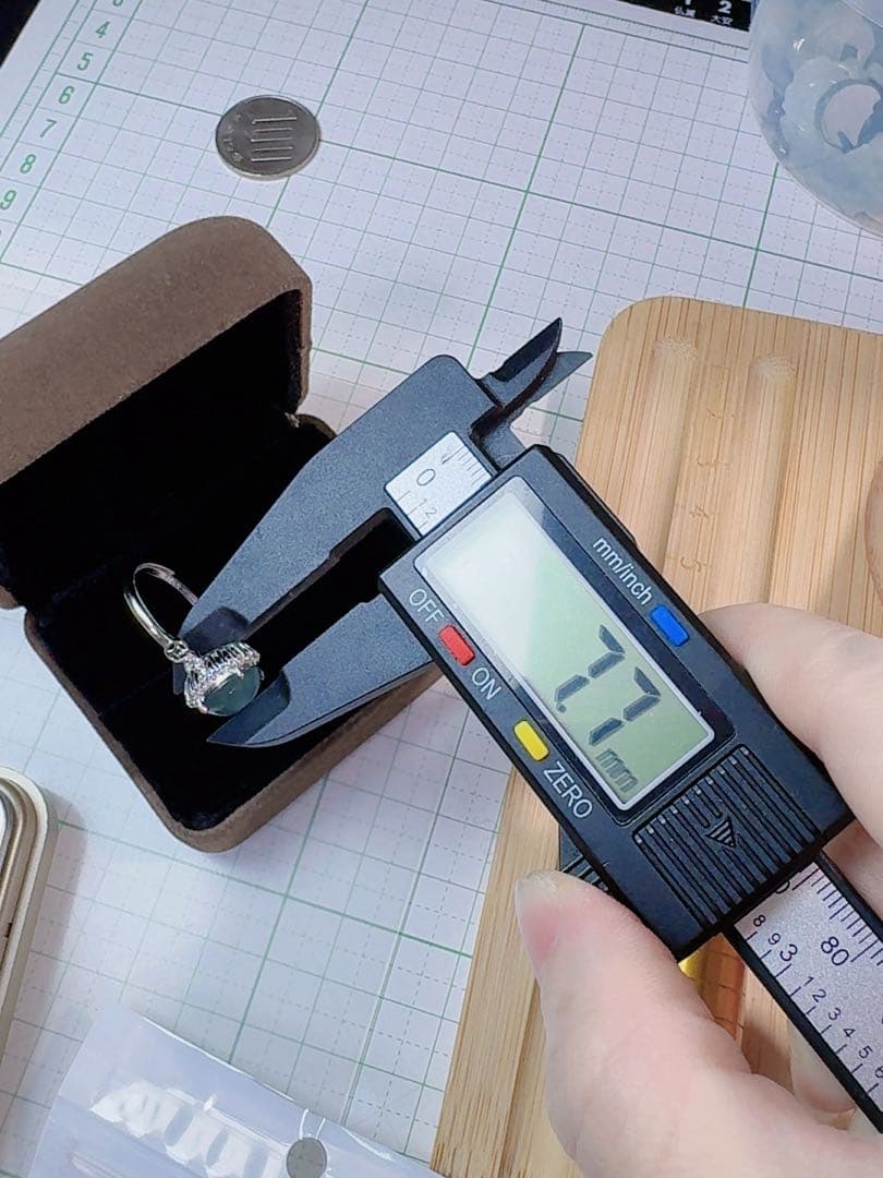 M-055天然翡翠《本物保証》フリーサイズ指輪 現状約15号 リング S925