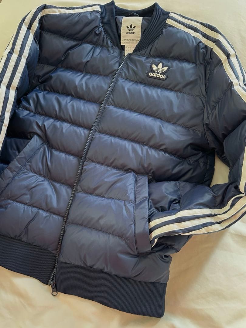 adidas ダウンジャケット