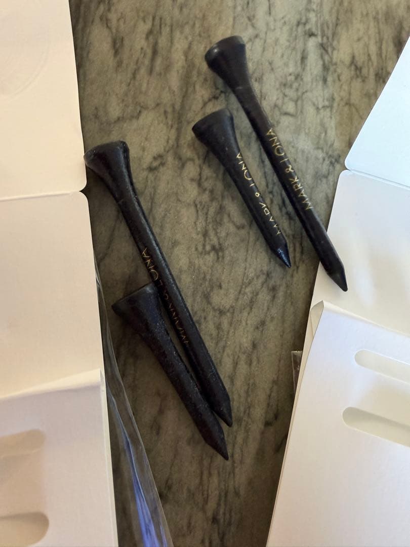 MARK & LONA ゴルフティーとマーカーセット