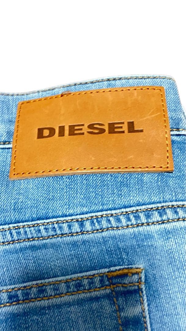 未使用　DIESEL ディーゼルD-YENNOXテーパードデニム W38