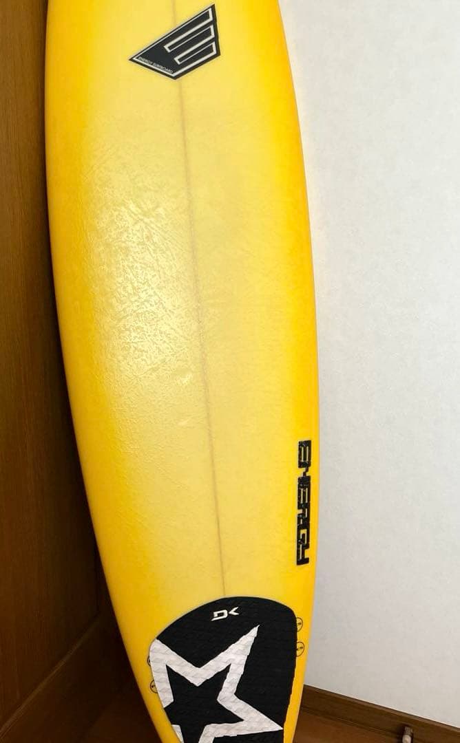 BYERLY DX サーフボード 6'0\" イエロー。フィン、カバー、リーシュ付