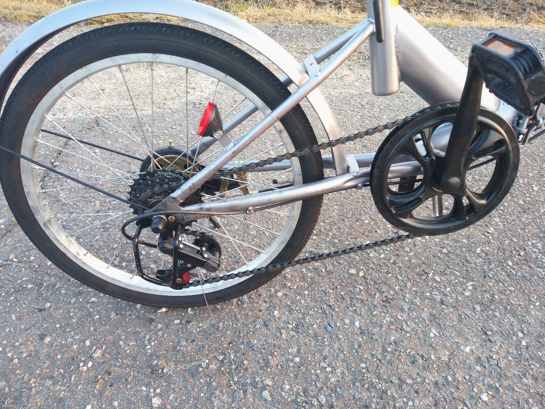 折りたたみ自転車 シルバー 20インチ 汚れキズあり ヤマト置き配達可能