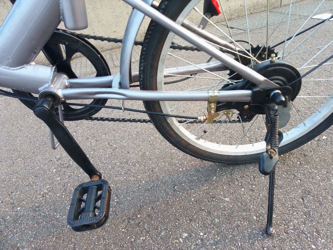 折りたたみ自転車 シルバー 20インチ 汚れキズあり ヤマト置き配達可能