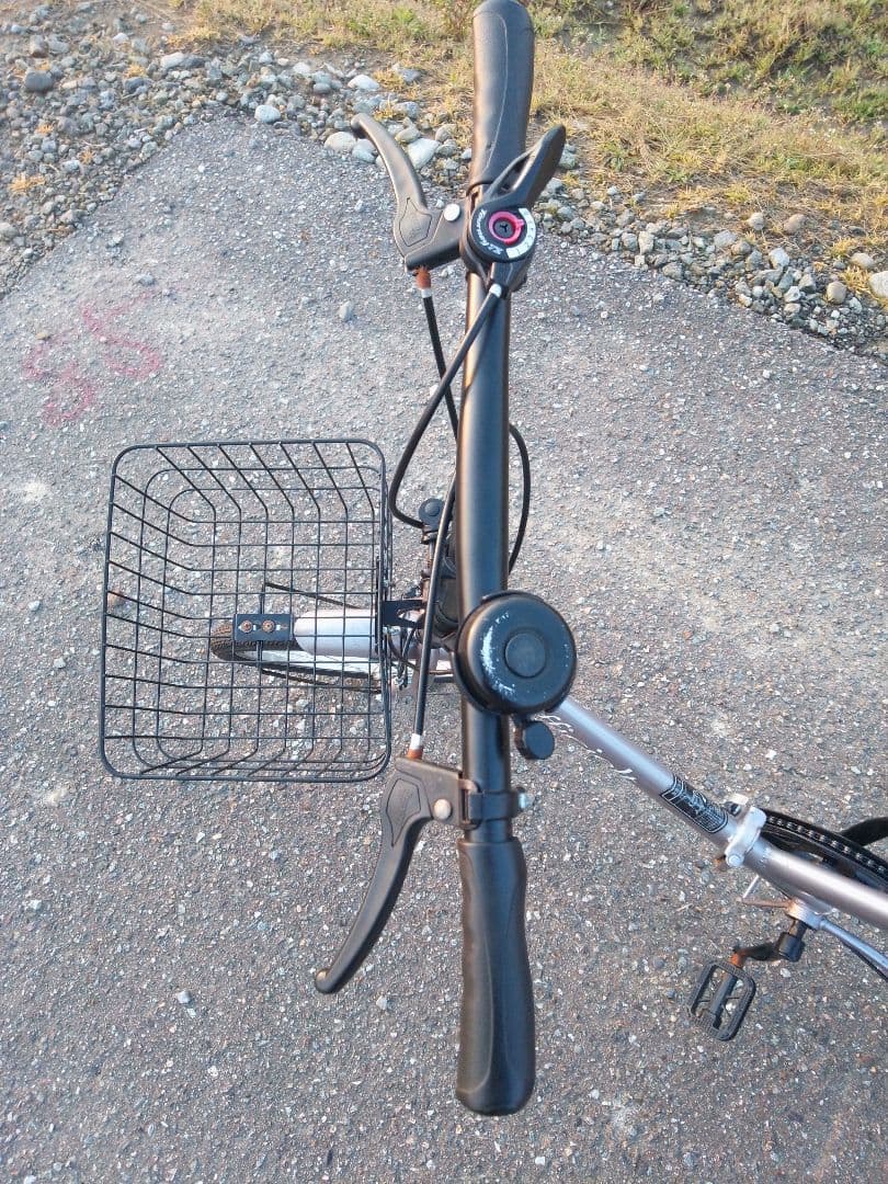 折りたたみ自転車 シルバー 20インチ 汚れキズあり ヤマト置き配達可能