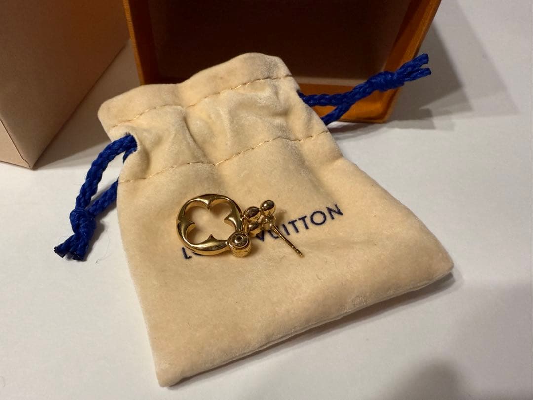 【LOUIS VUITTON】ピアス・LV フラワーグラム【片耳】アシンメトリー