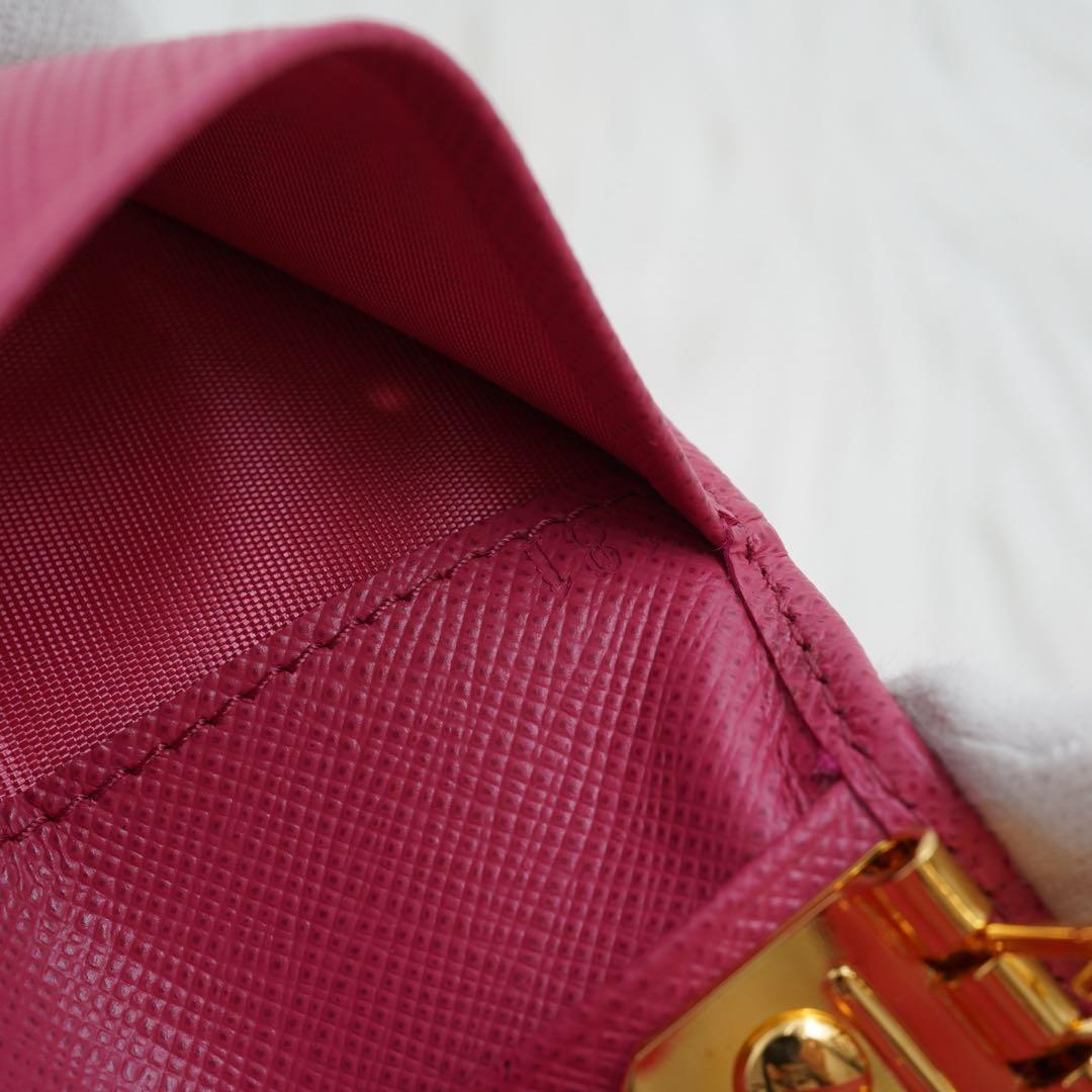 新品同様　カード付き　PRADA プラダ　キーケース　サフィアーノ　ピンク