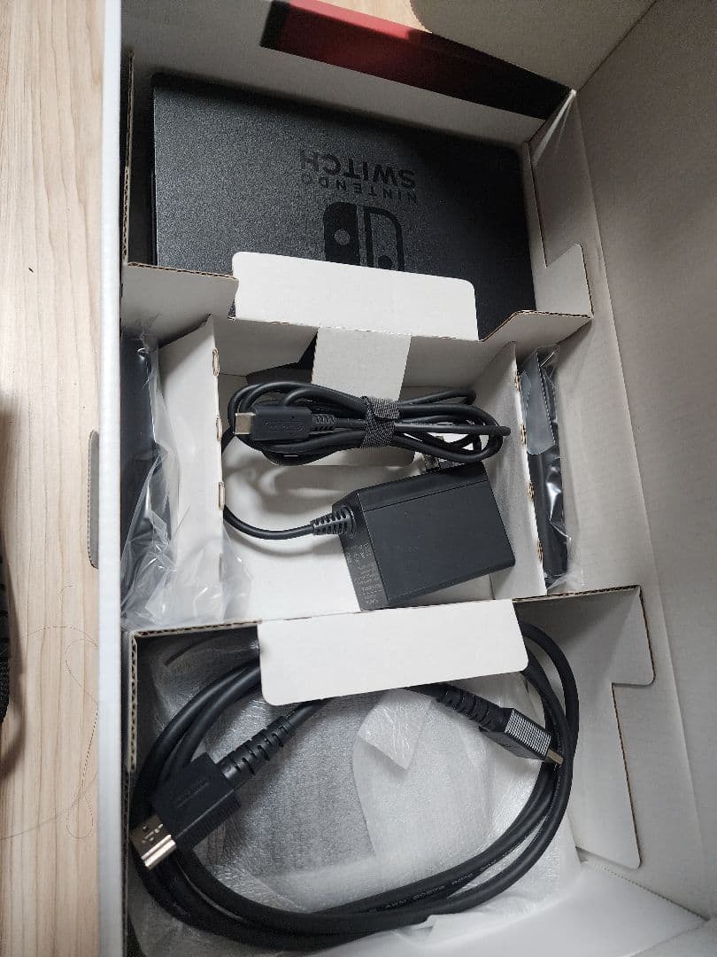 Nintendo Switch 中古本体　付属品完備　おまけつき