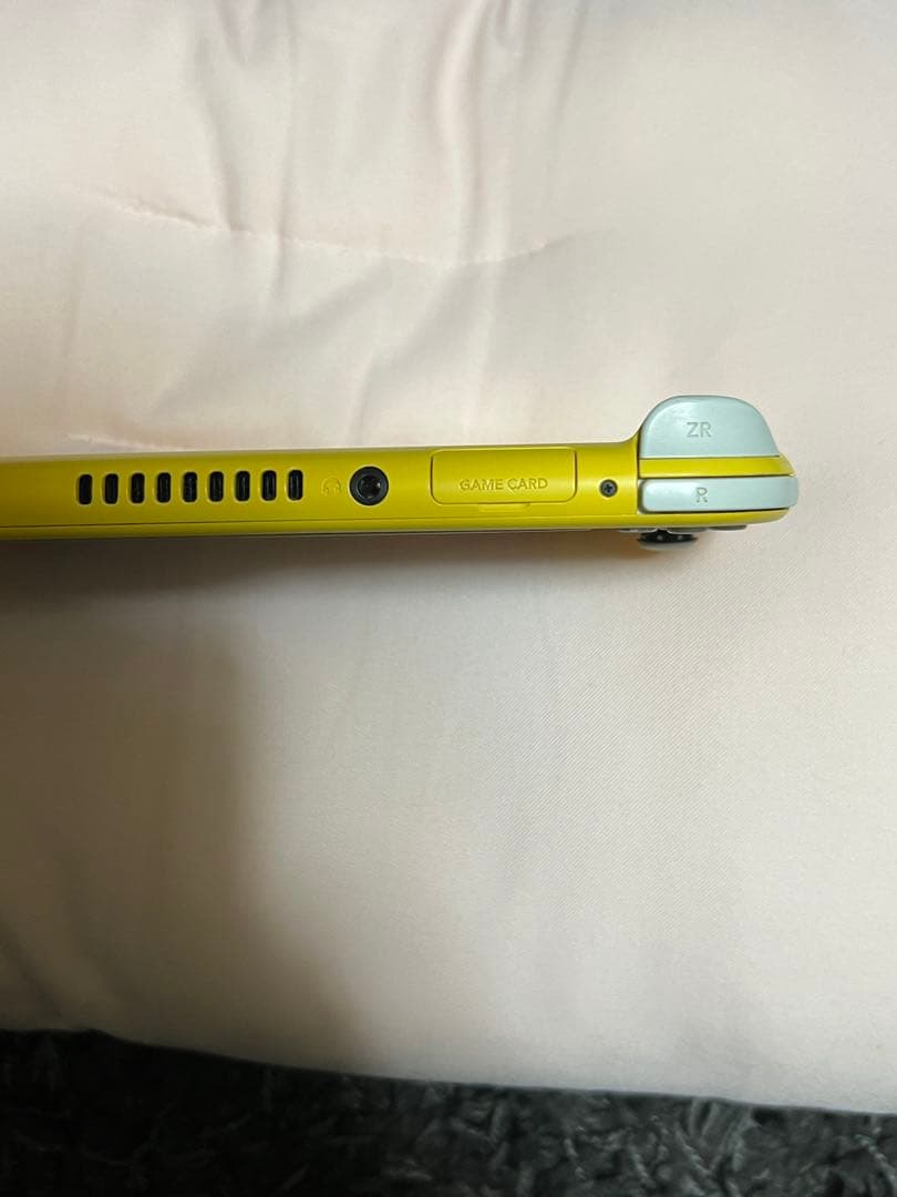 Nintendo Switch Lite イエロー 画面ひびあり