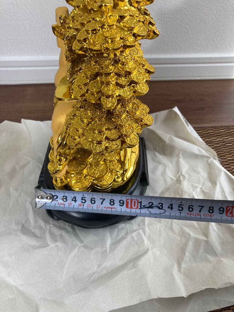 幸運と富を呼び込む馬　財運招来　風水　縁起物　午年　金の馬　置物　オブジェ