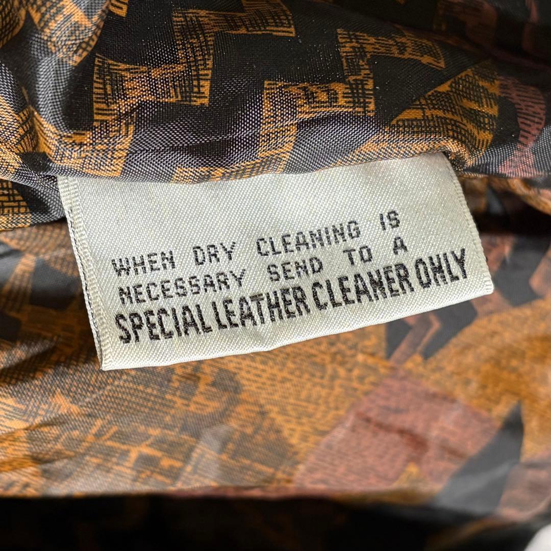 ヴィンテージ レザージャケット 短丈 黒 裏地総柄 本革