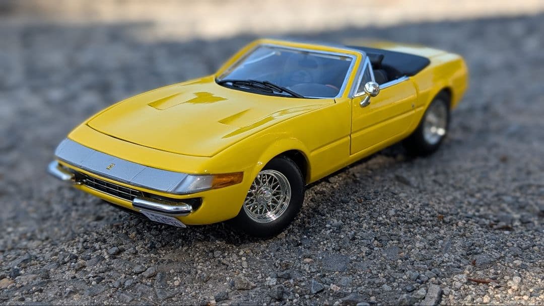 【お値下げ大歓迎】1/18 フェラーリ 365GTS/4 (デイトナスパイダー)