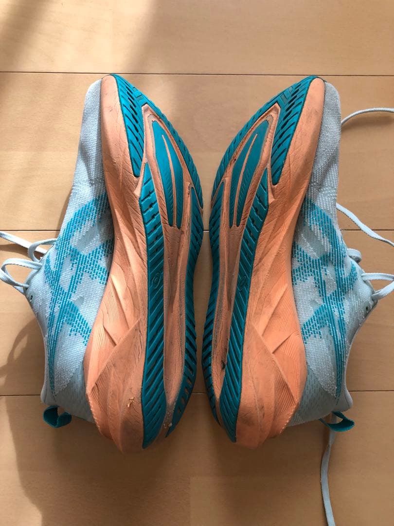 アシックス ノヴァブラスト5 中古品