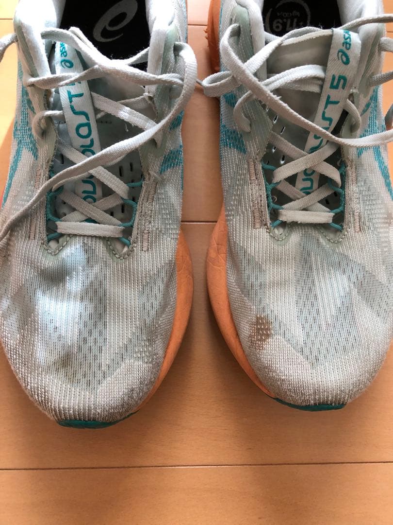 アシックス ノヴァブラスト5 中古品