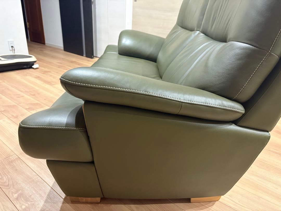 カリモク チターノレザー 2.5人掛けソファ