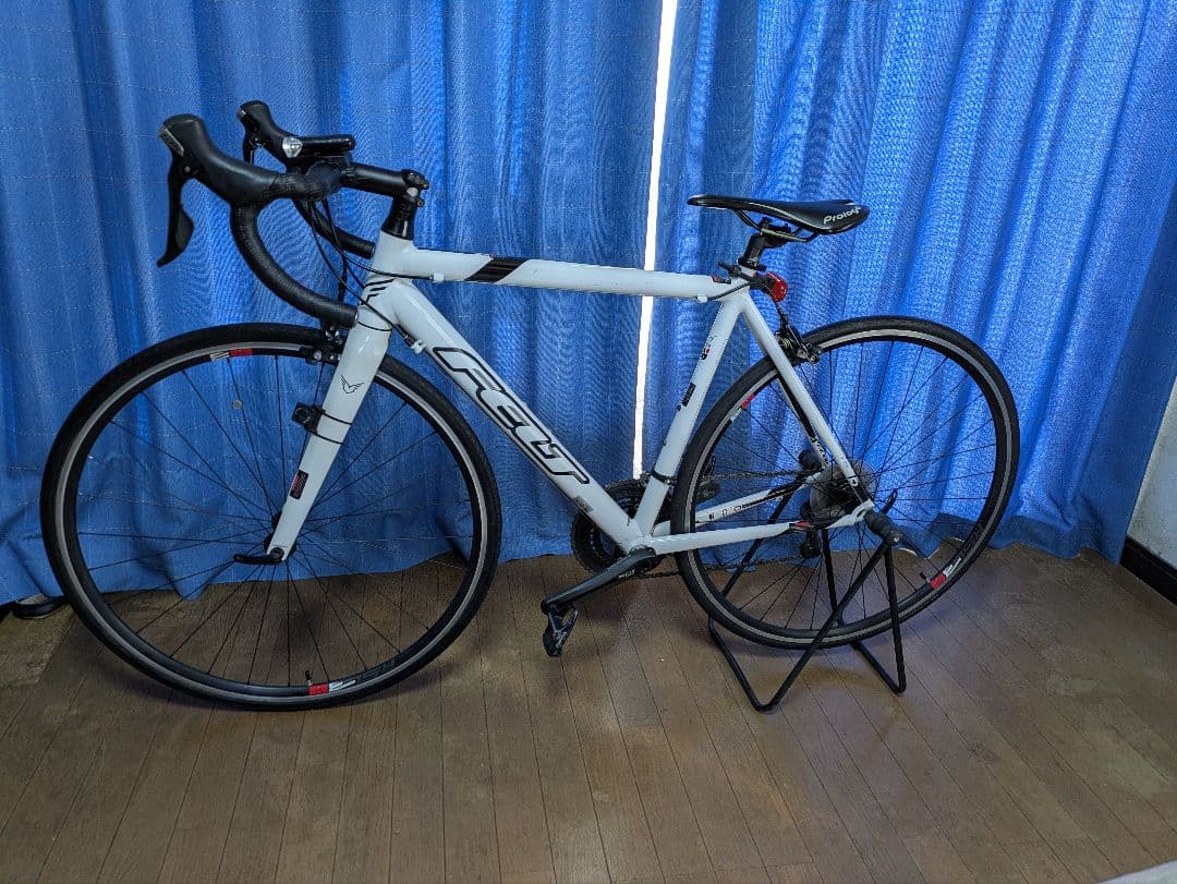 FELT F75ロードバイク 2016年式　スタンド付き