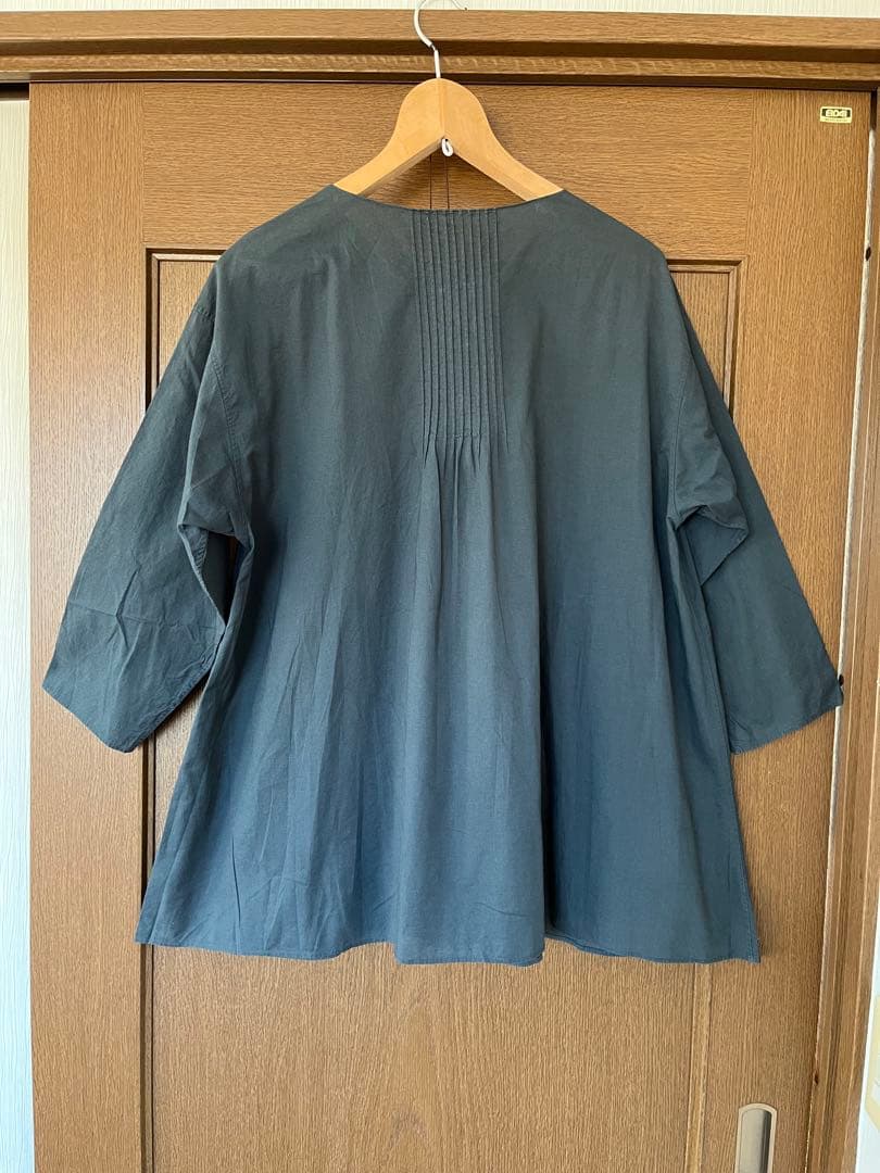 ヨーガンレール　　深いグリーン　タック　ワンピース　羽織り