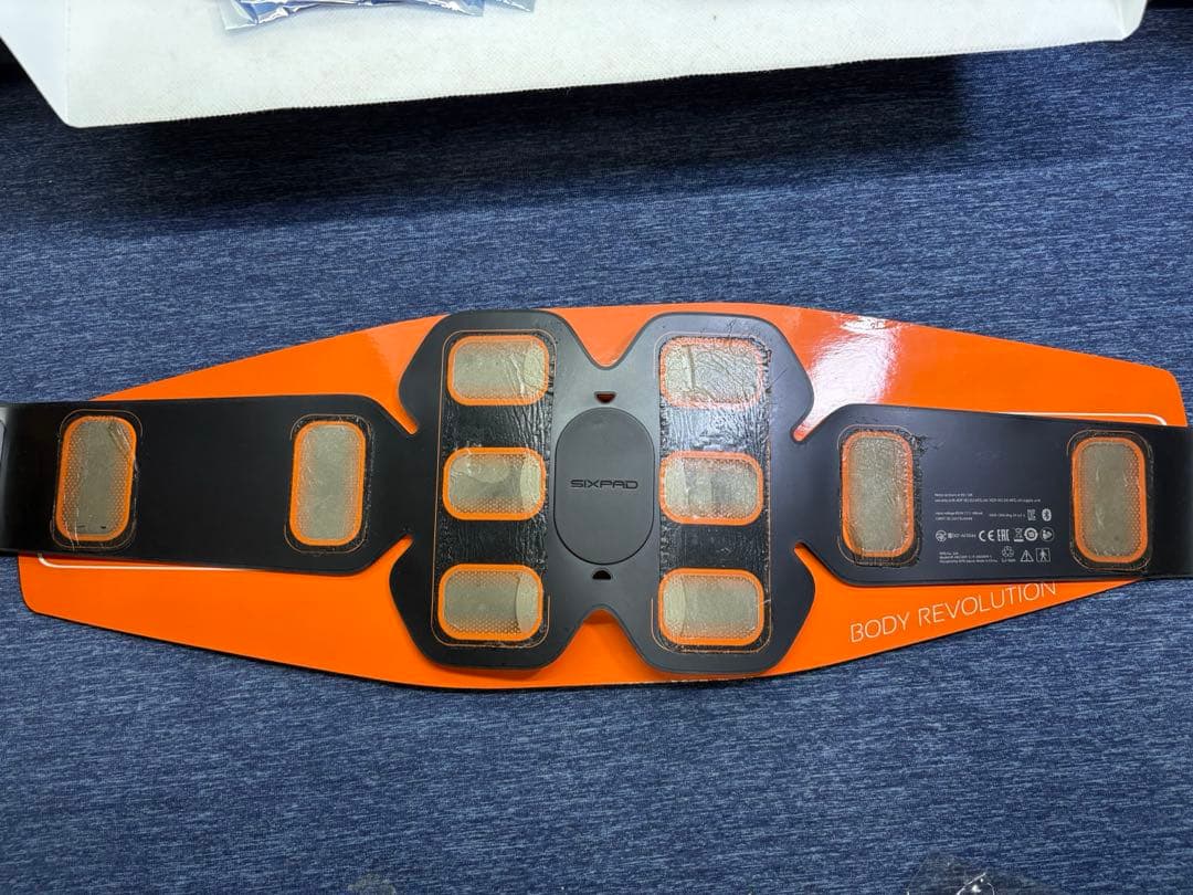 【美品】新品パッド付　SIXPAD　アブズベルト　S/M/L
