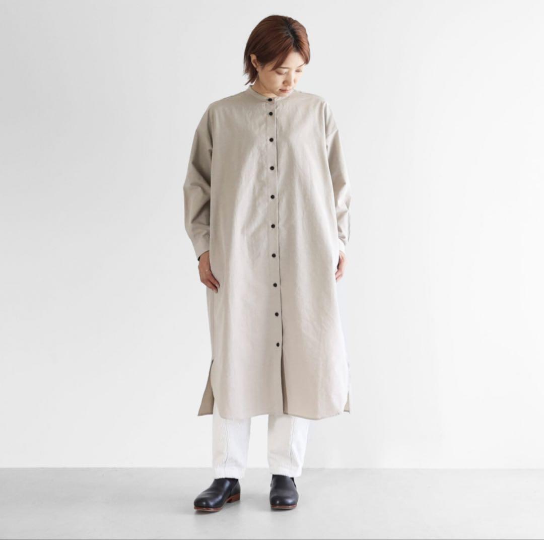 HUIS huis 遠州織物 ギザコットンヘンプバンドカラーロングワンピース　黒