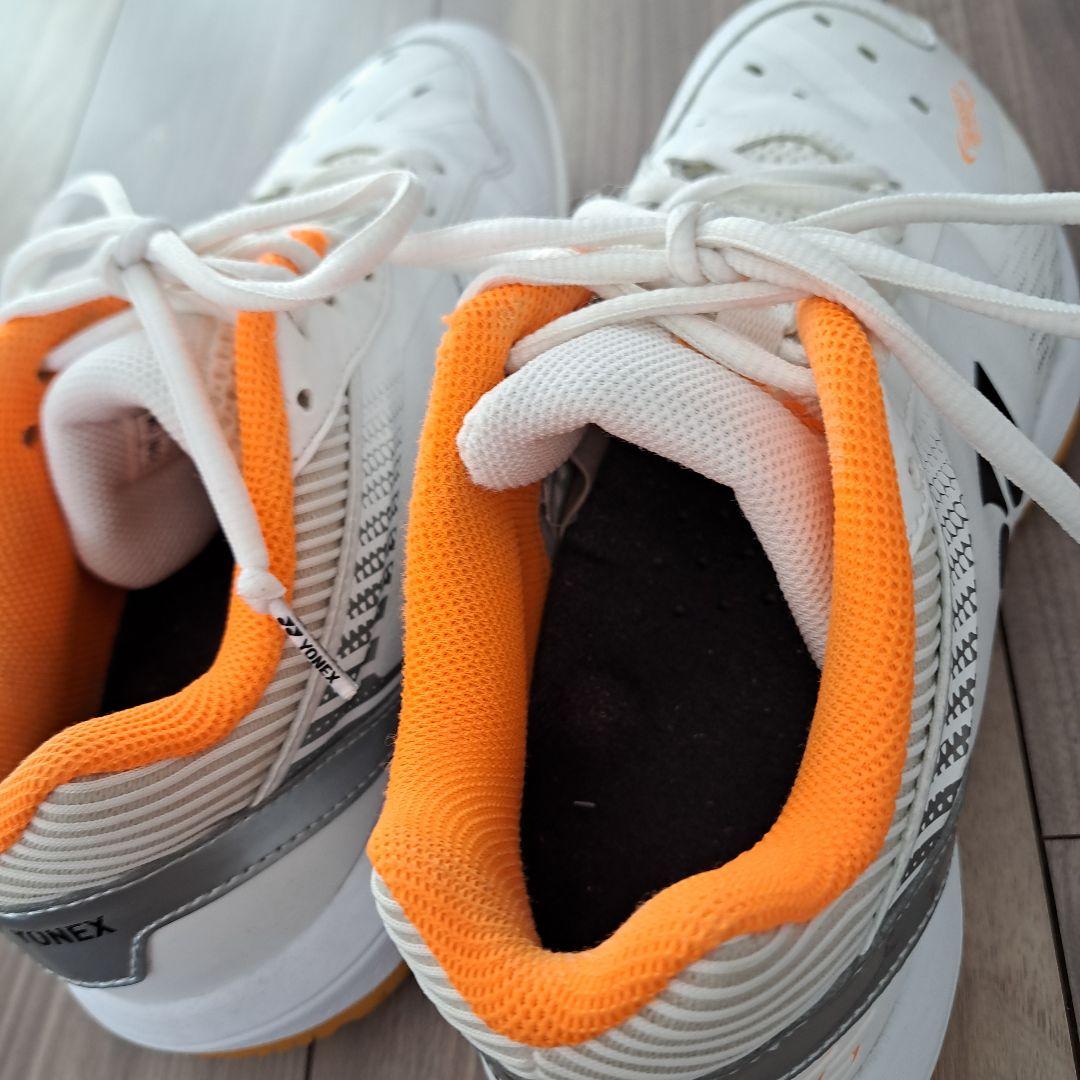 美品　YONEX　バドミントンシューズ　25.5cm　破格