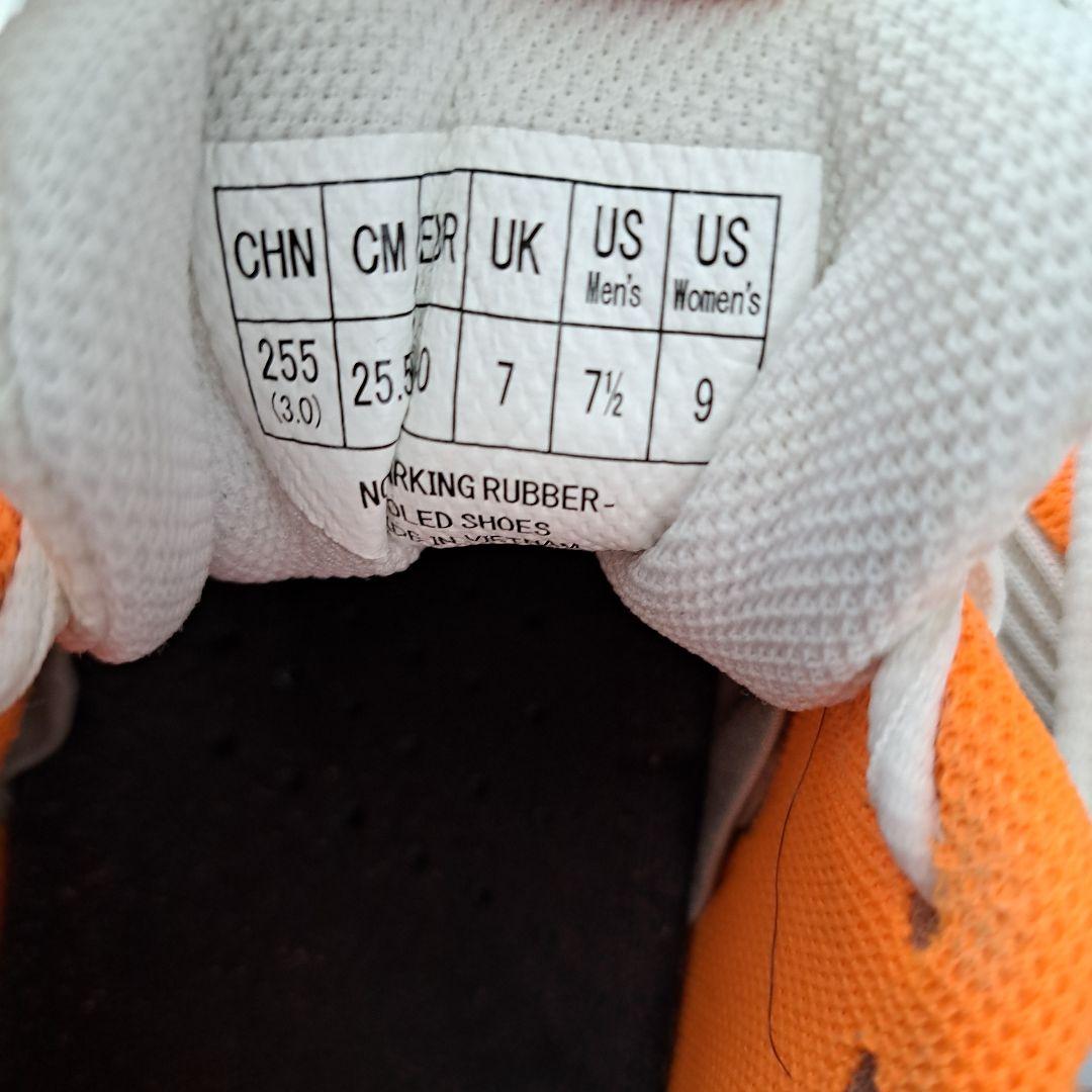 美品　YONEX　バドミントンシューズ　25.5cm　破格