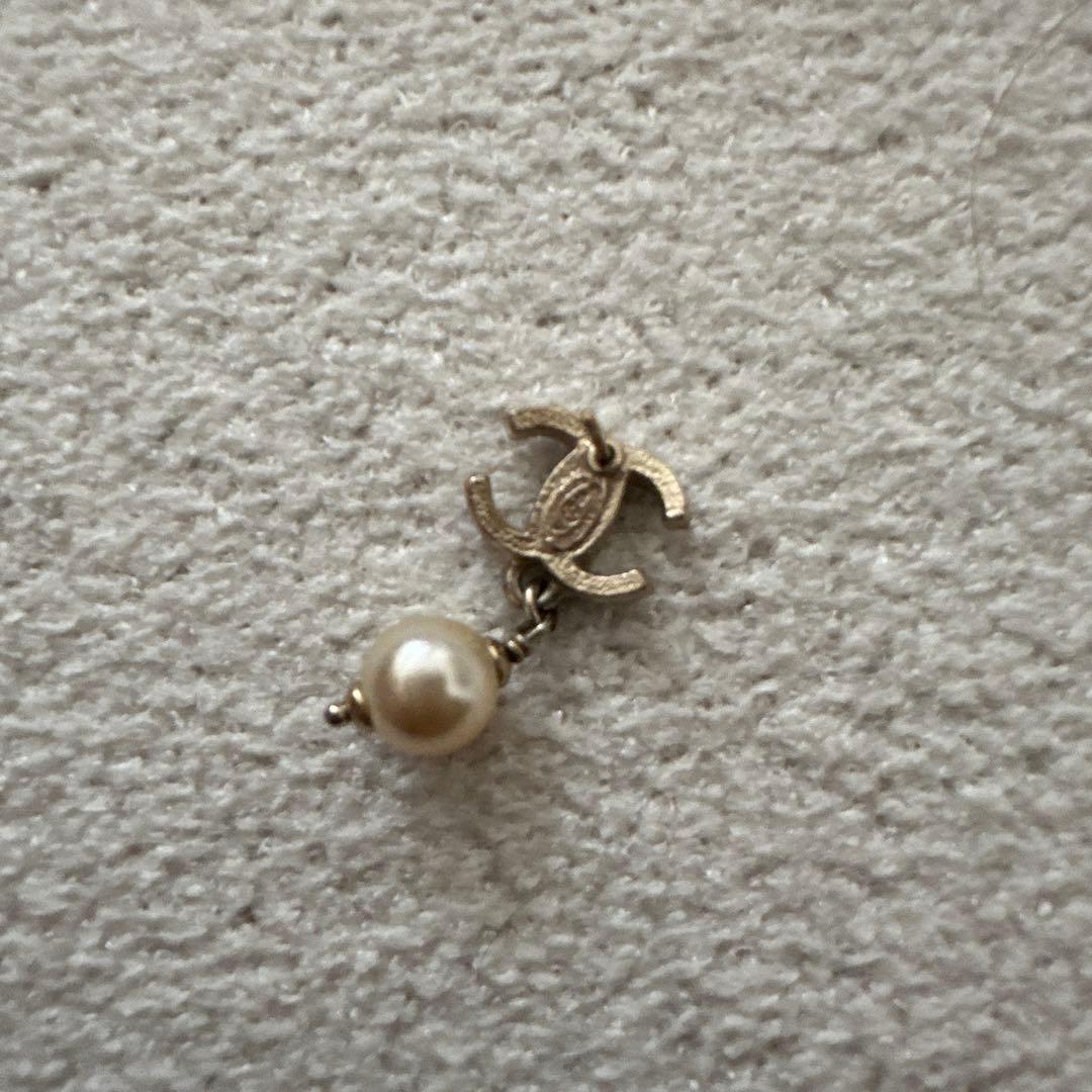 今月中までの出品にします！CHANEL CCロゴパールピアス(片耳用)