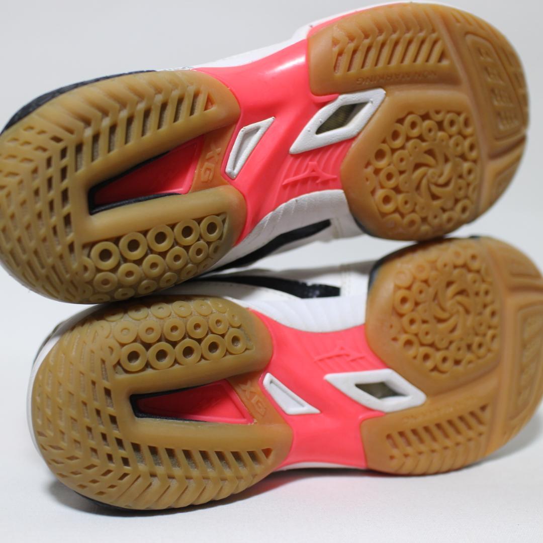 【極美品 軽量 上級モデル】24cm ミズノ　ウエーブファング バドミントン