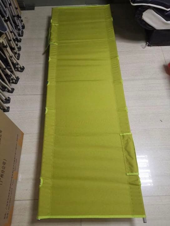 コット 簡易ベッド アウトドアベッド 軽量 コンパクト　黄緑