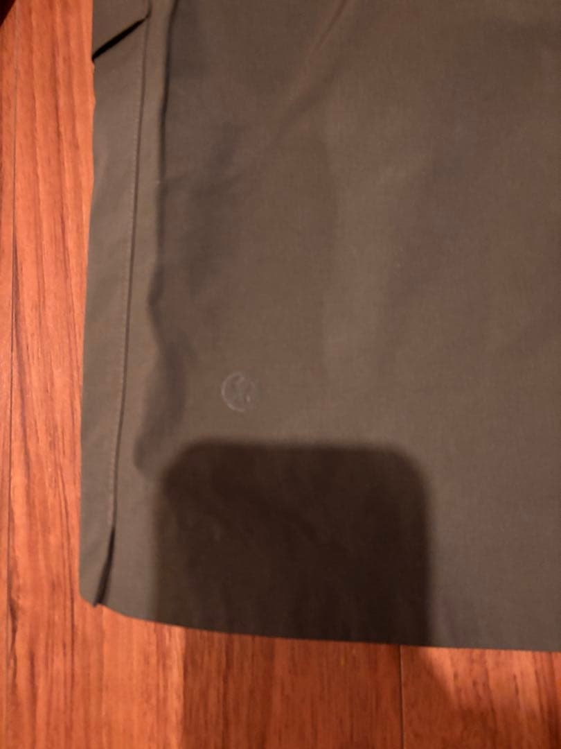 lululemon カーキー　レディース　フード付きジャケット サイズ4