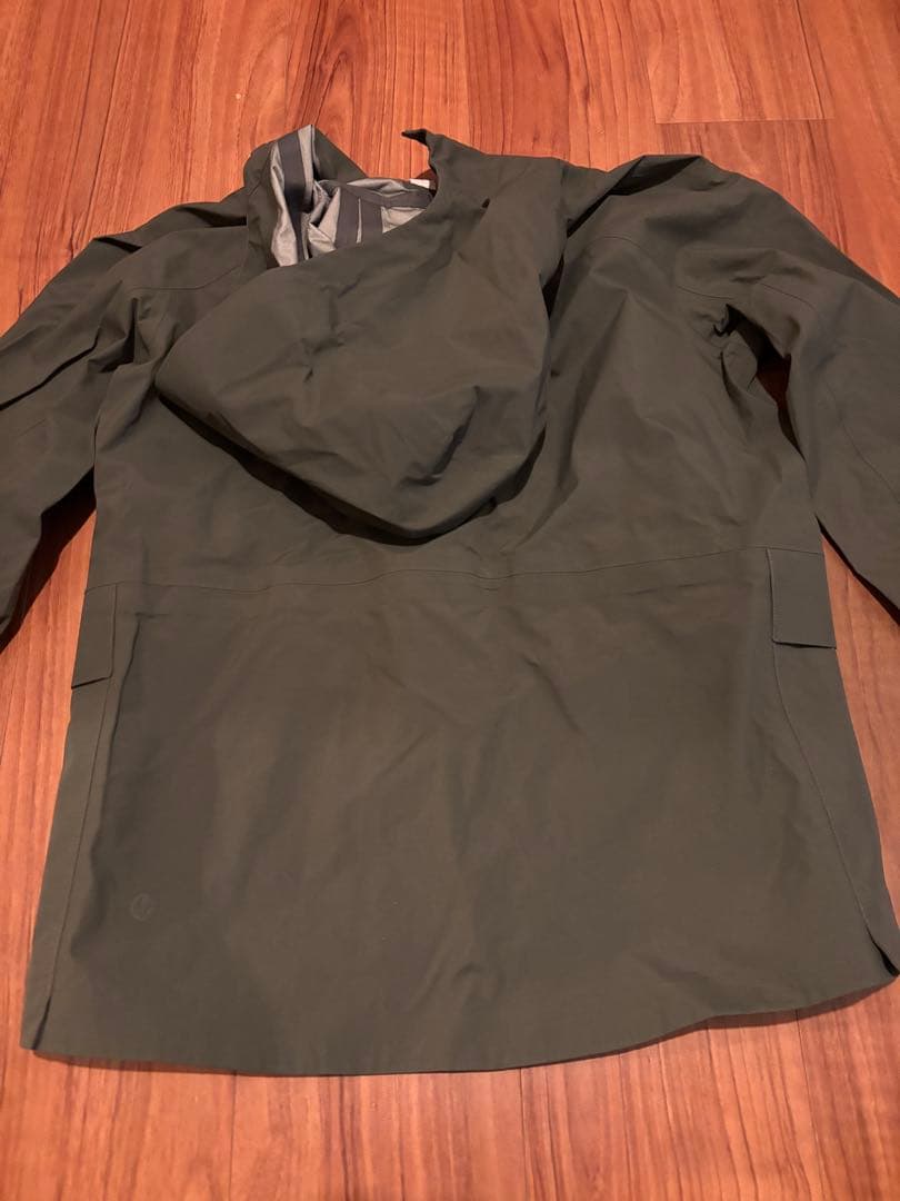 lululemon カーキー　レディース　フード付きジャケット サイズ4