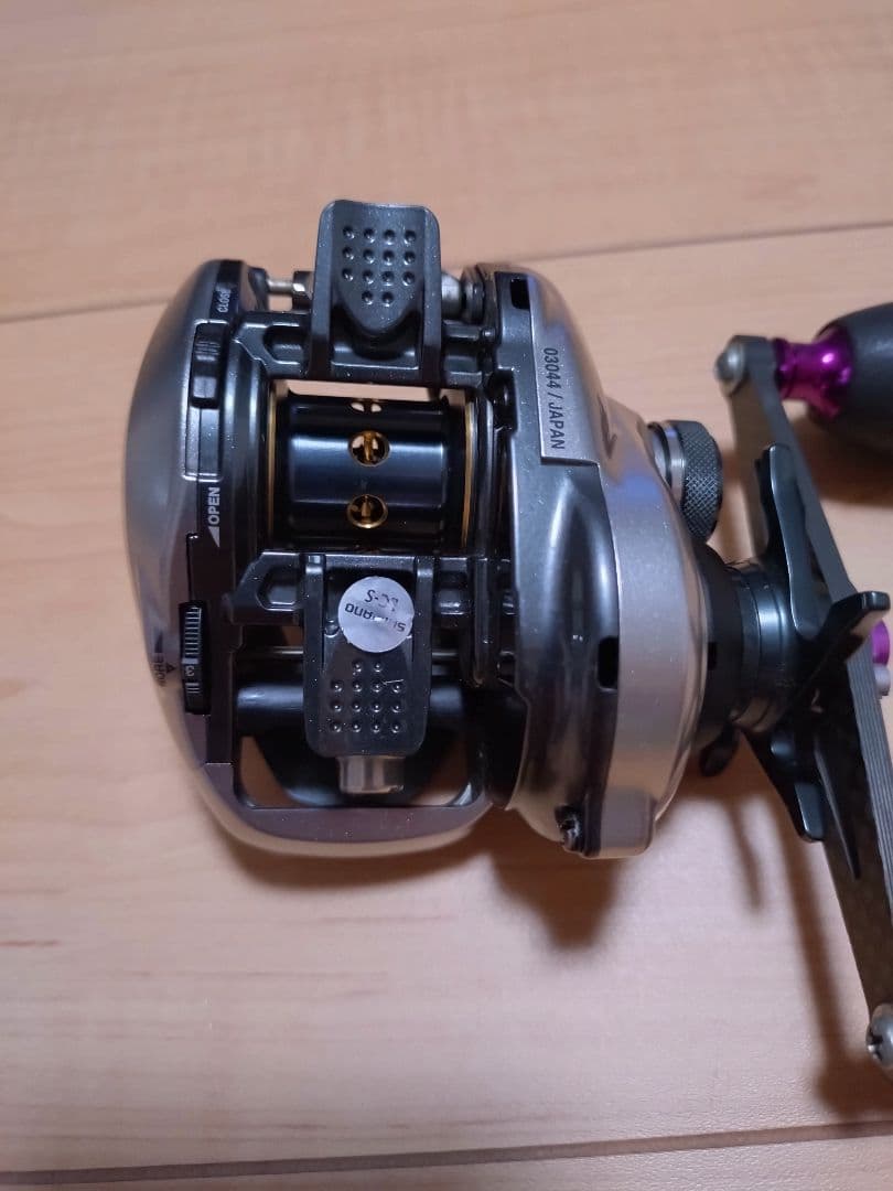 シマノ13メタニウム　ノーマルギア　ZPIハンドル付き