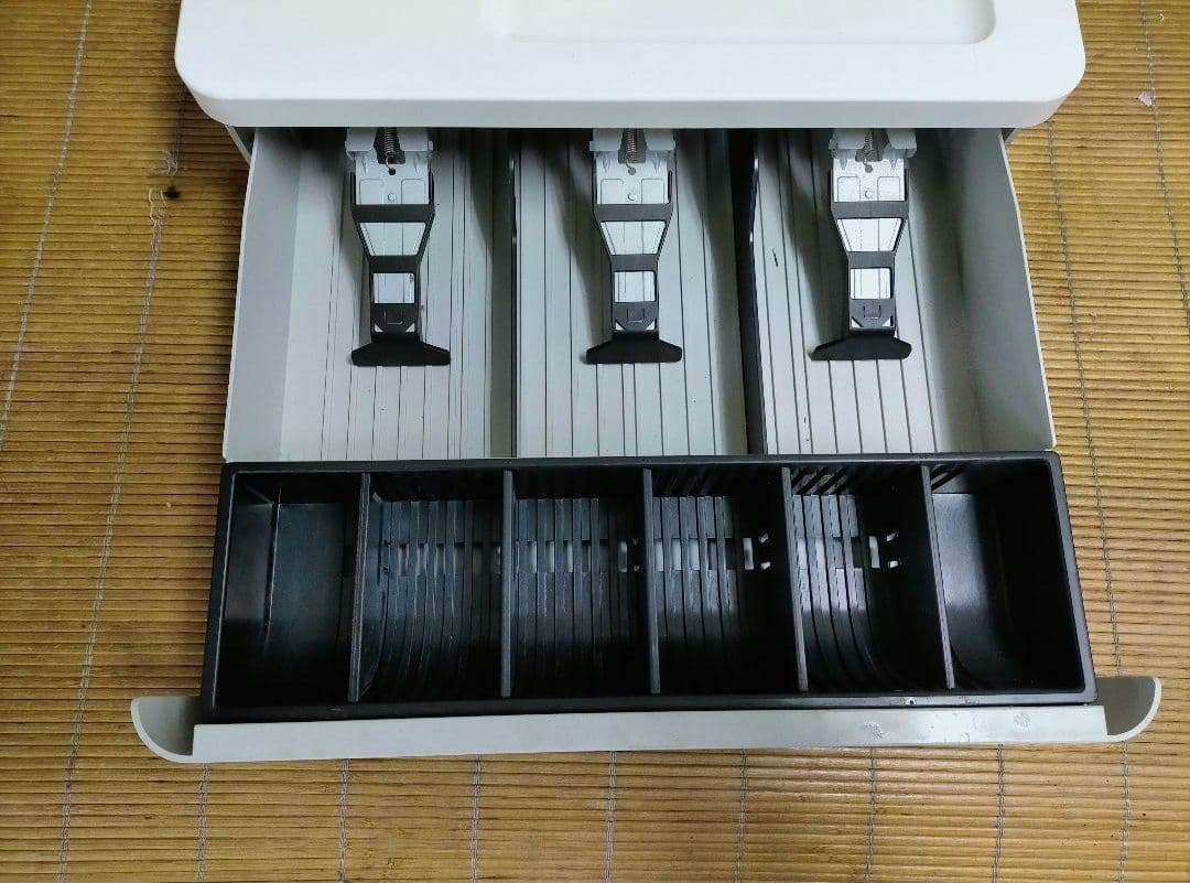 カシオレジスター　SE-G2　コンパクト　人気機種　 感熱紙　250101