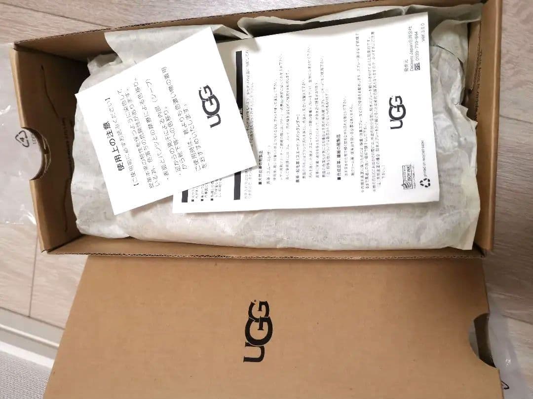 新品 UGG australia フラットシューズ リボン付き 23cm 6号