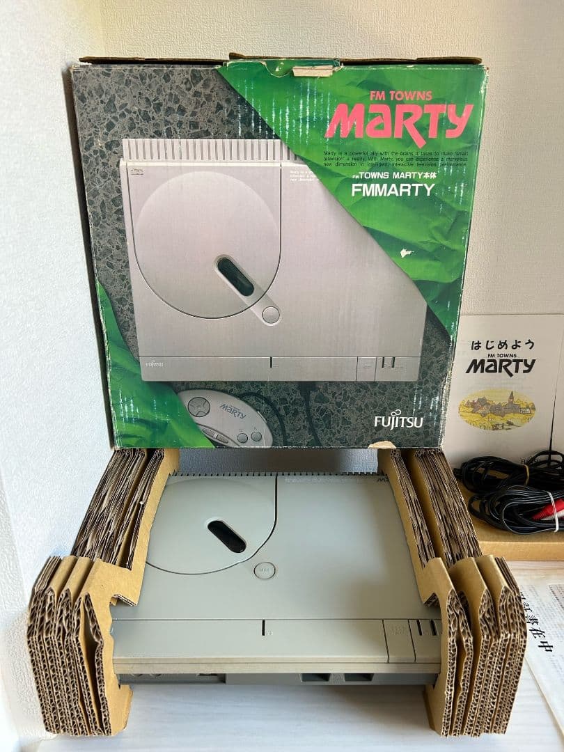富士通 FM-TOWNS MARTY 本体