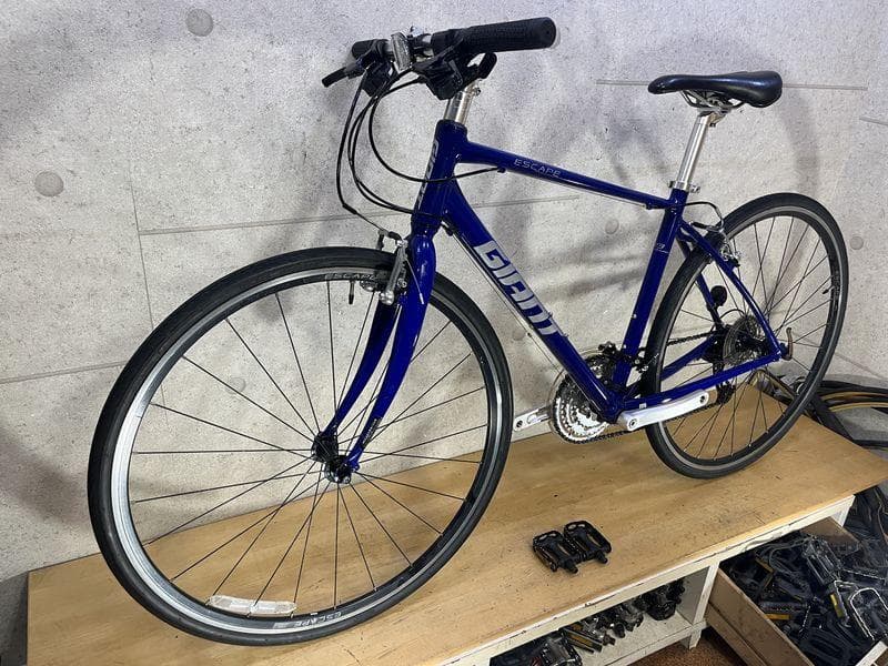 GIANT ESCAPE R3 クロスバイク sizeS　ブルーカラー