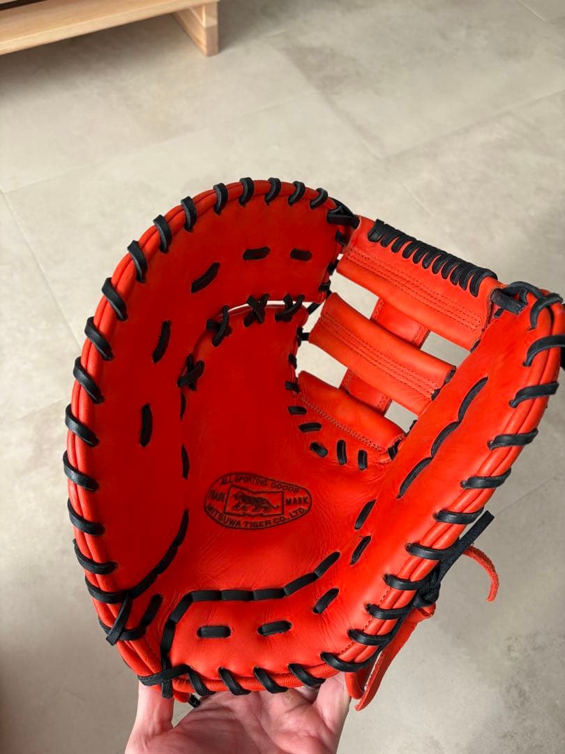 ミツワタイガー　ファーストミット左用